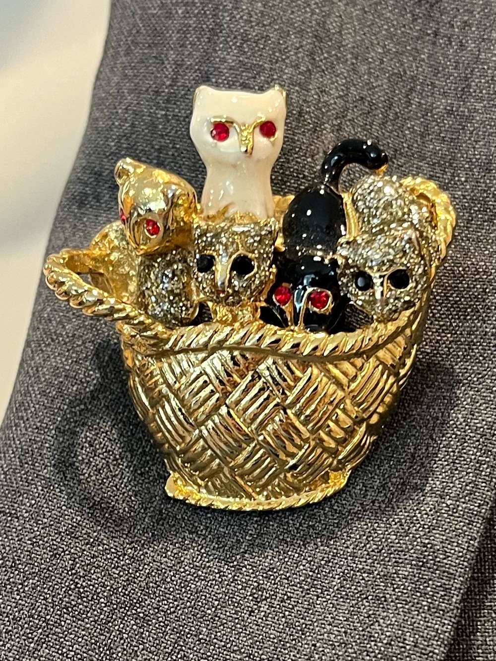 Basket of Cats Brooch Pin with Sparkling rhinestone Eyes Gold Tone.
